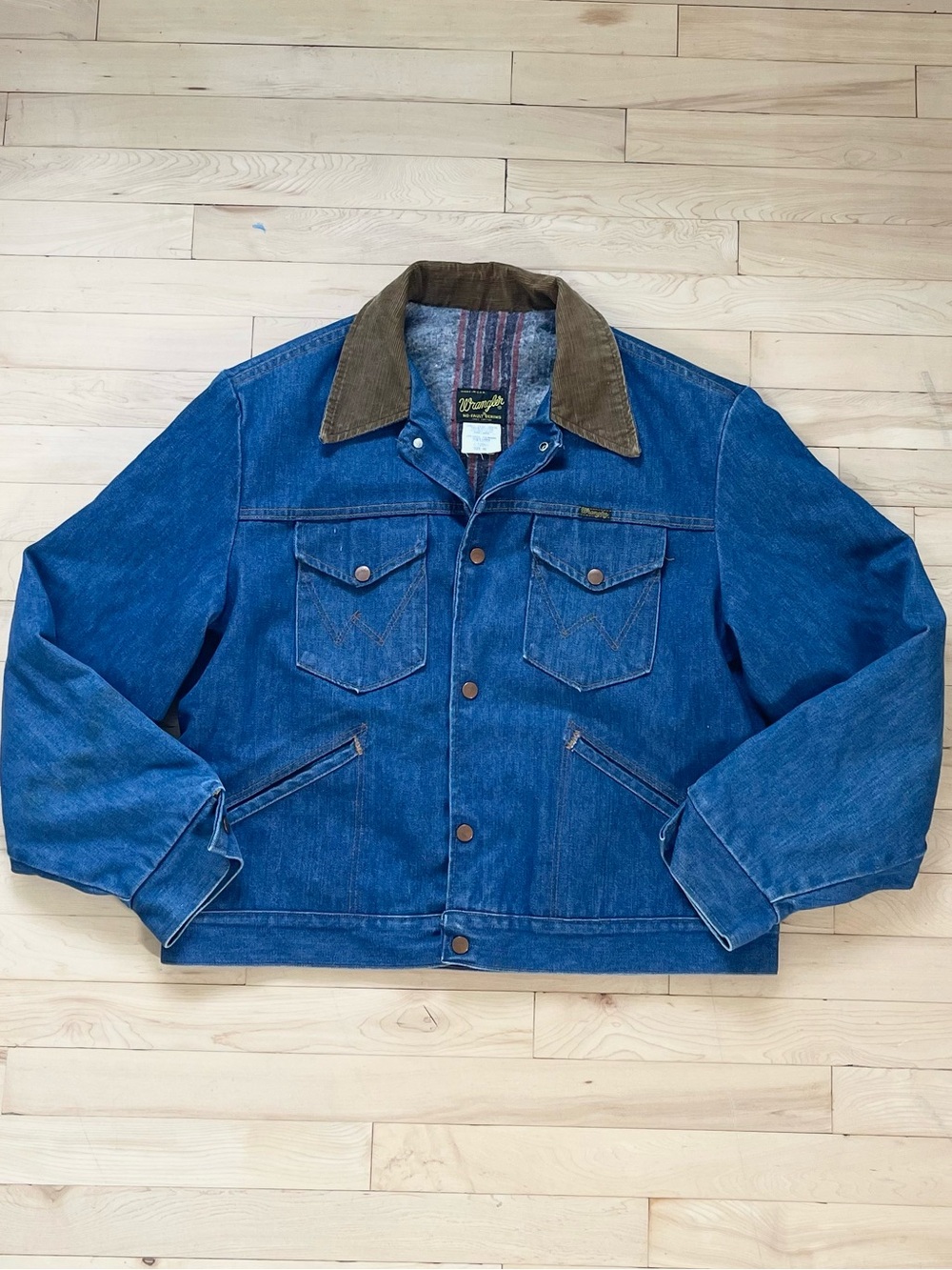80s Vintage Wrangler No Fault Denim Jacket blanket lined corduroy collar